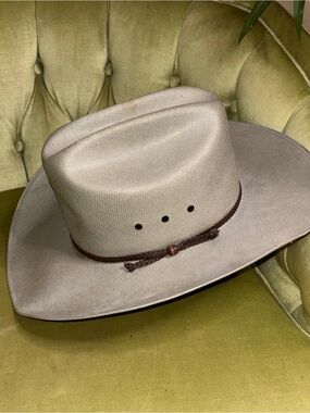 Vintage Rugged Silver/Gray Straw Bailey Cowboy Hat 7 3/4